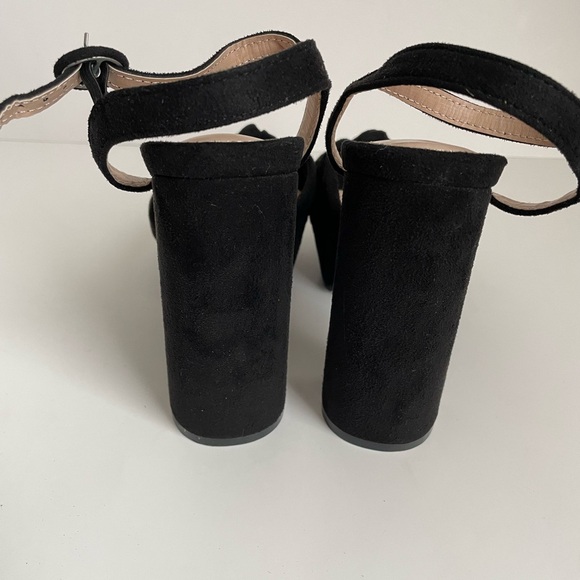 BLACK HEEL SANDALS SIZE
7. - Picture 6 of 12